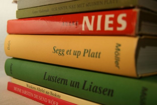 Bücher auf Platt